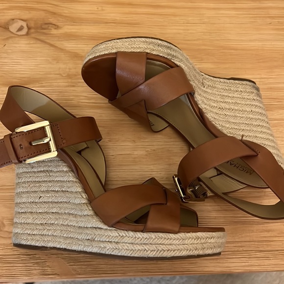 Michael Kors brown leather wedges - Picture 2 of 5